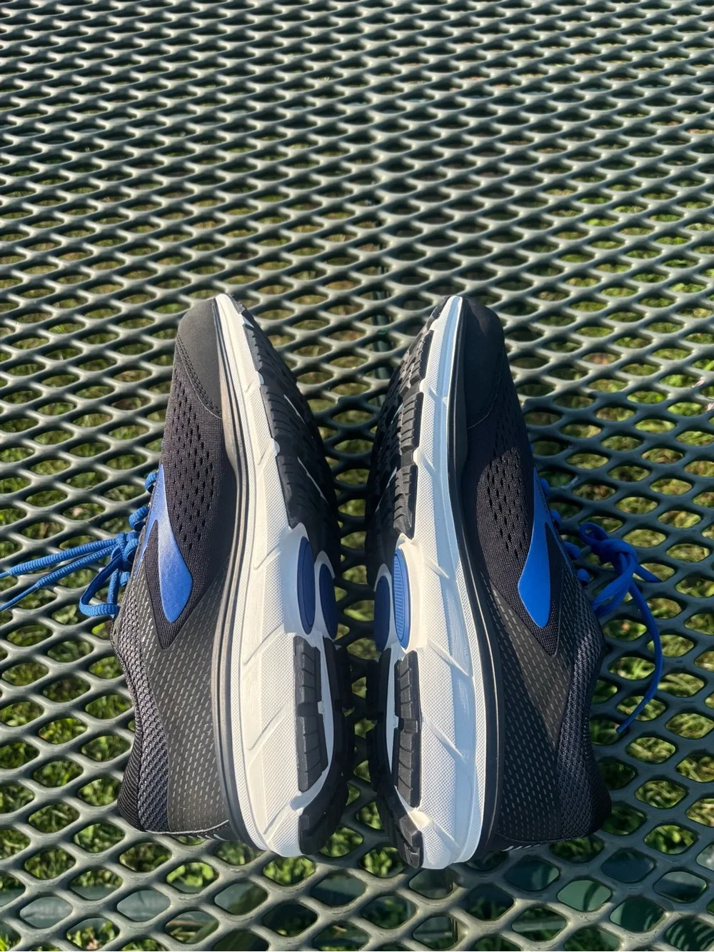 Brooks Men's Black and Blue Running Sneakers